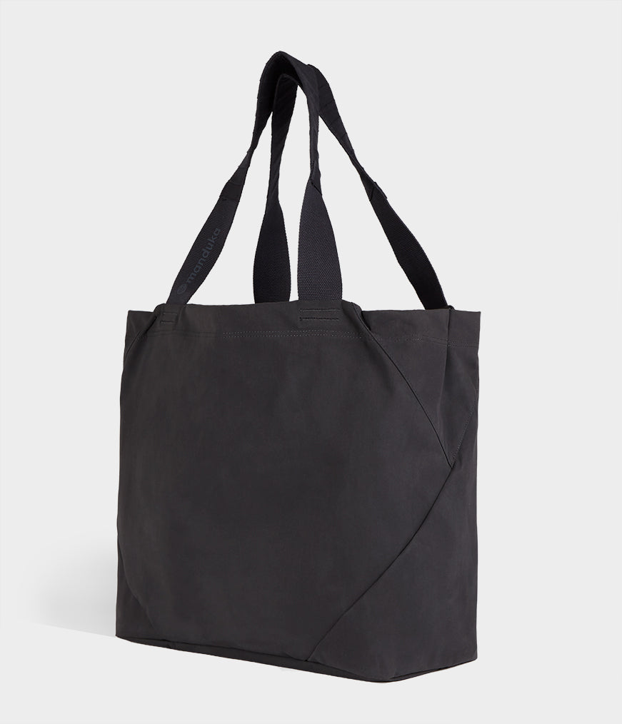 372013795-Props-KOSHA-CARRYALL-PHANTOM-03.1.jpg